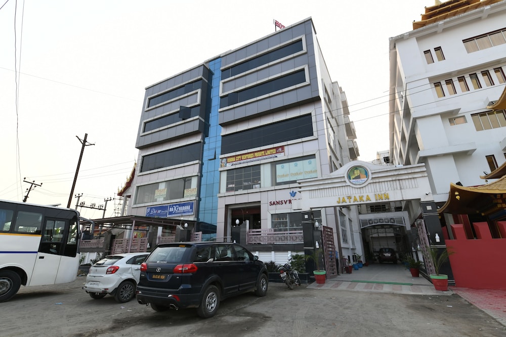 Hotel Jataka Inn 35/38
