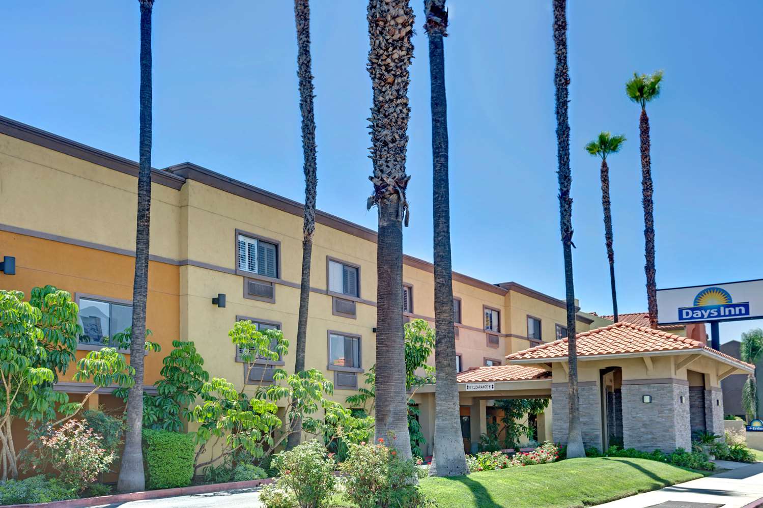Days Inn by Wyndham West Covina 2/19