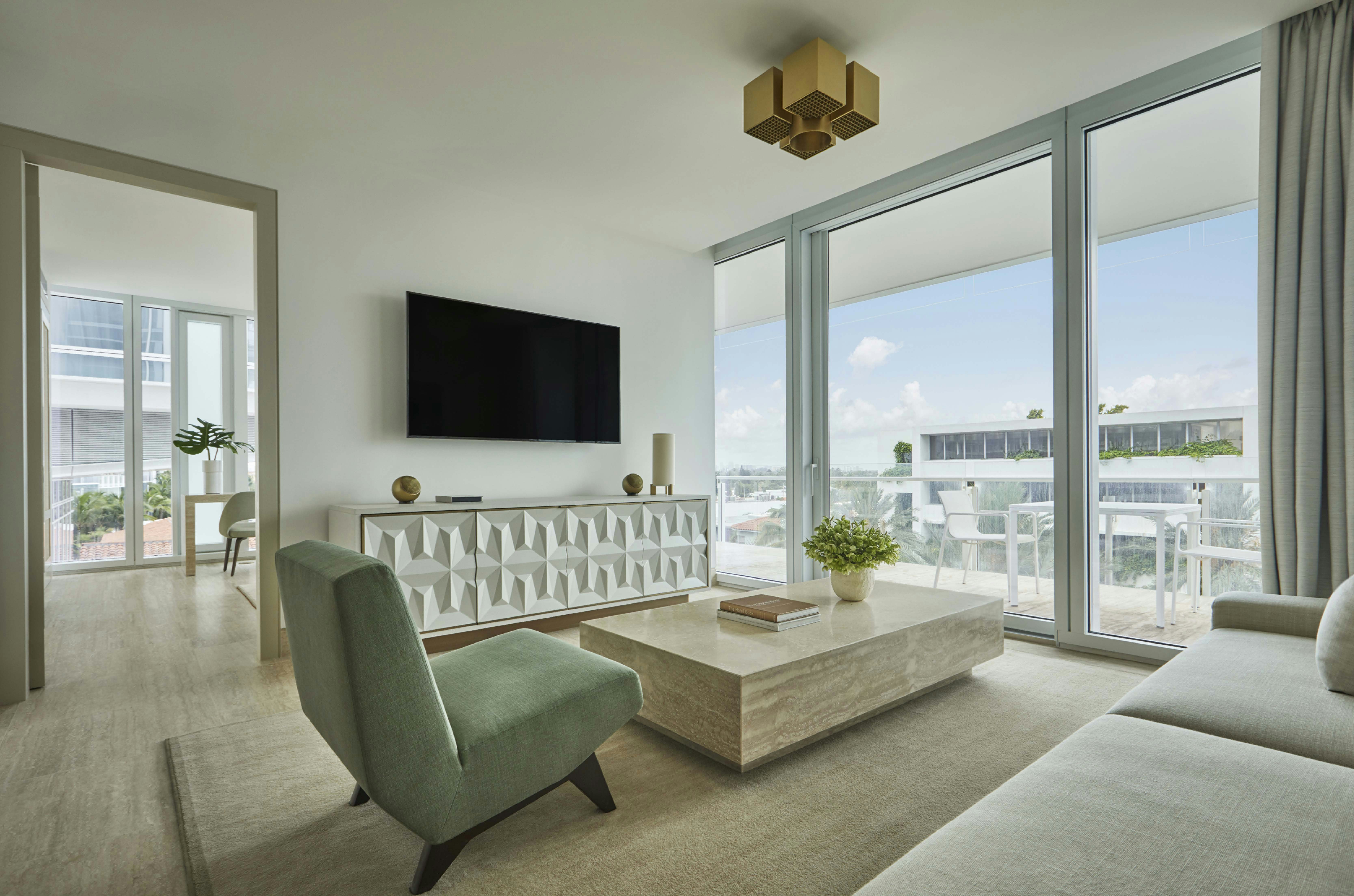 Four Seasons Hotel At The Surf Club 37/56