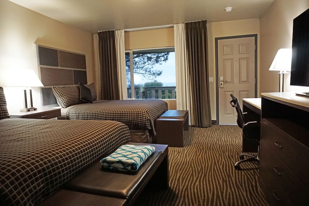 Crescent Bay Inn 37/48
