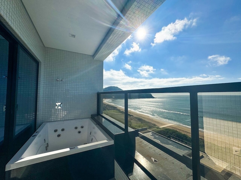 Blue Sea Hotel 24/50