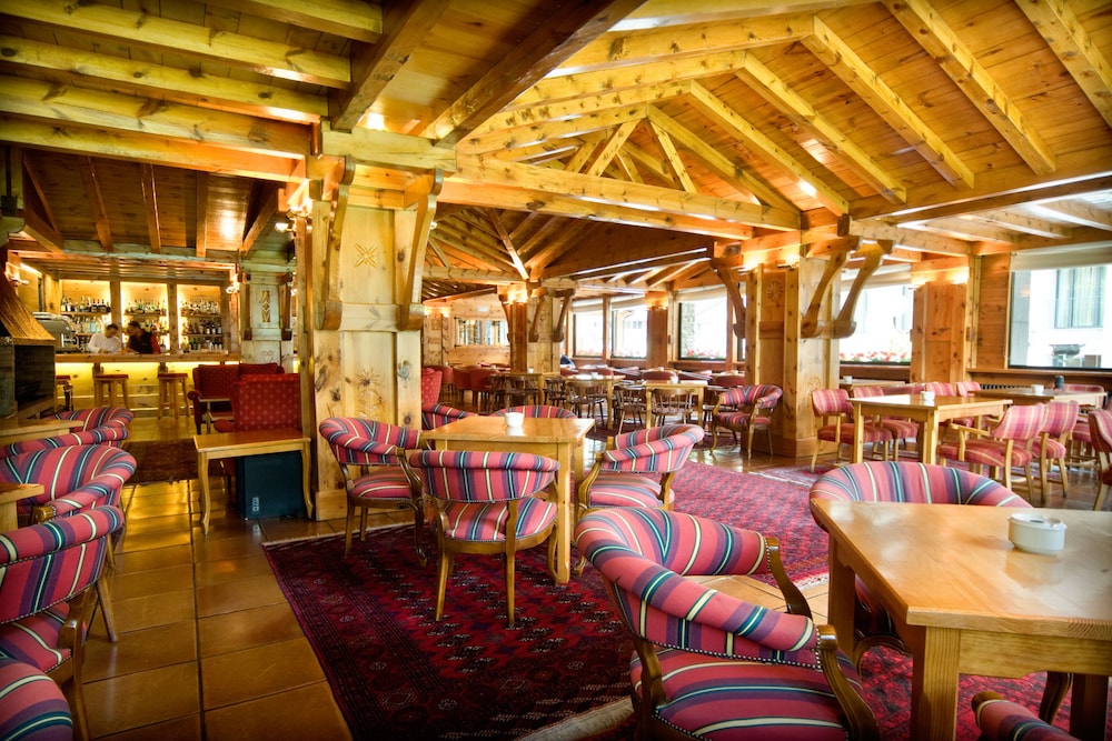 Hotel Rutllan & Spa 28/36