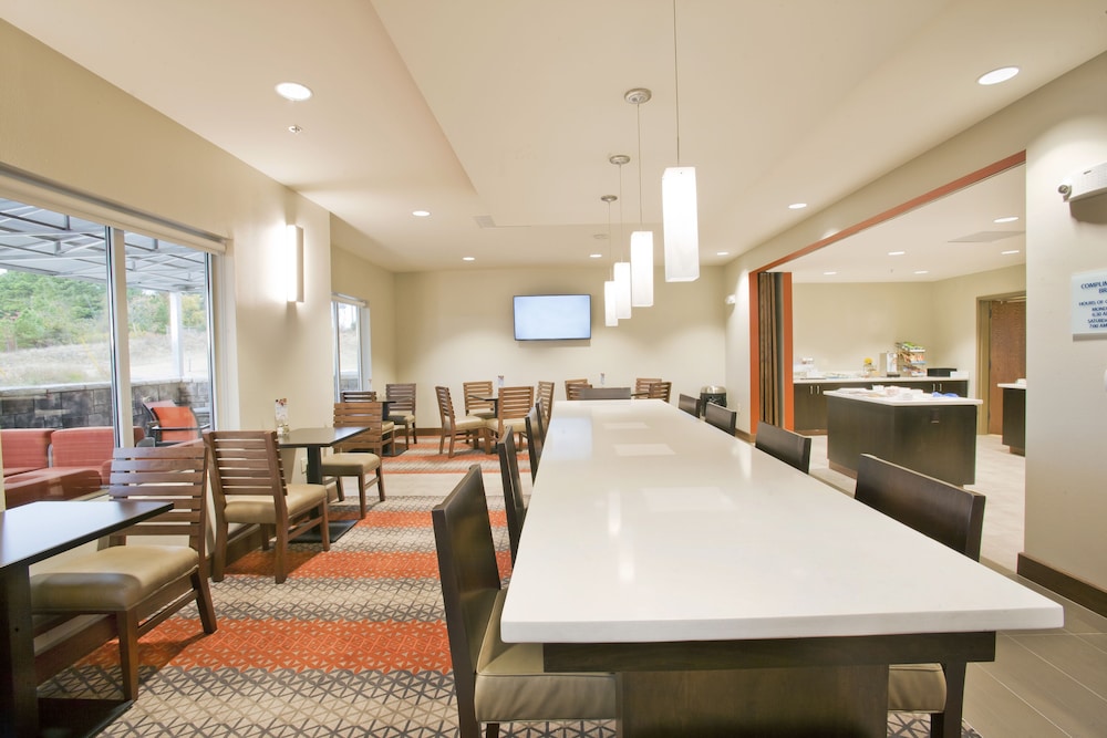 Holiday Inn Express And Suites Hot Springs 52/59