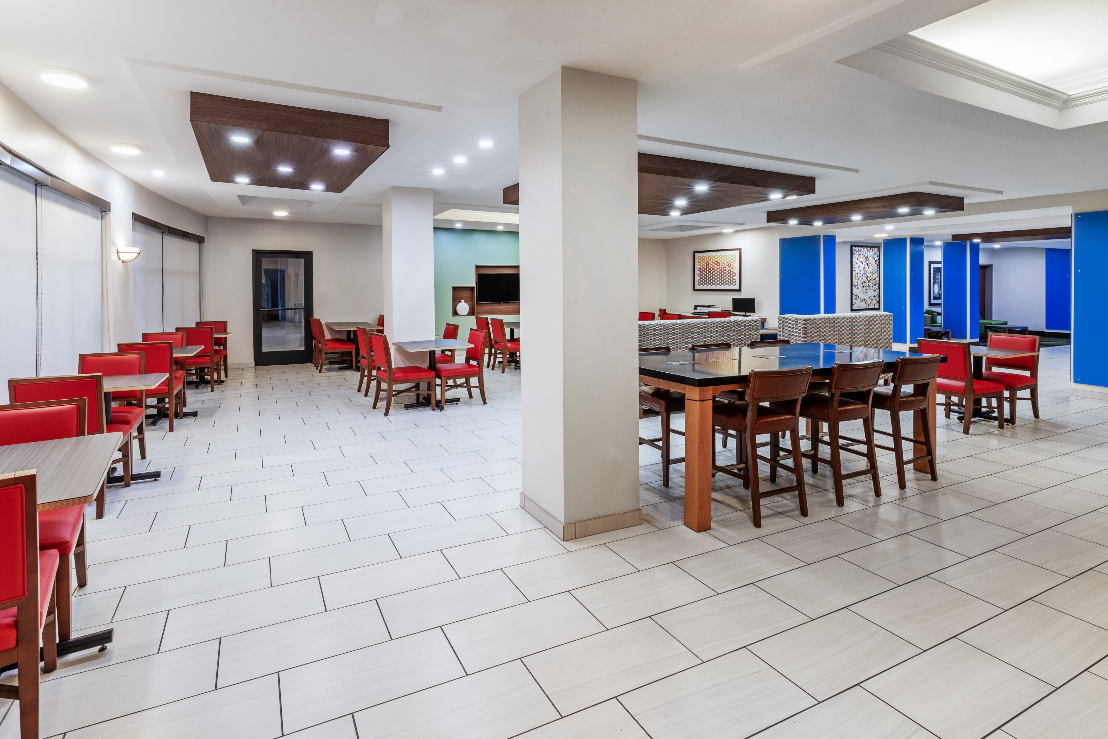 Holiday Inn Express Hotel And Suites Laredo Event Center Area 41/63
