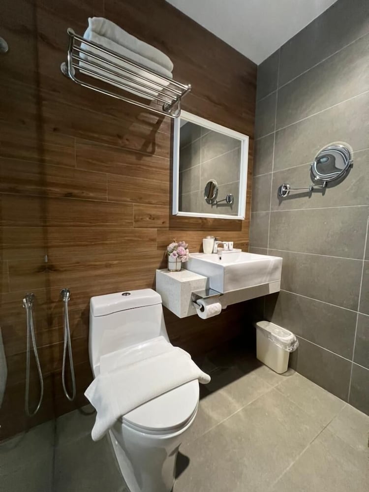 MIYABI HOTEL PERMAS 46/50