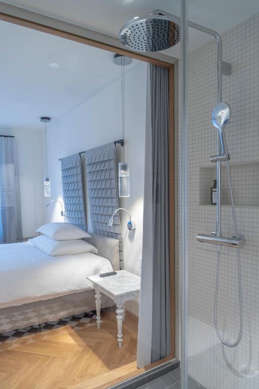 Room, Double Bed, Caspar Swiss Quality Hotel 8/8