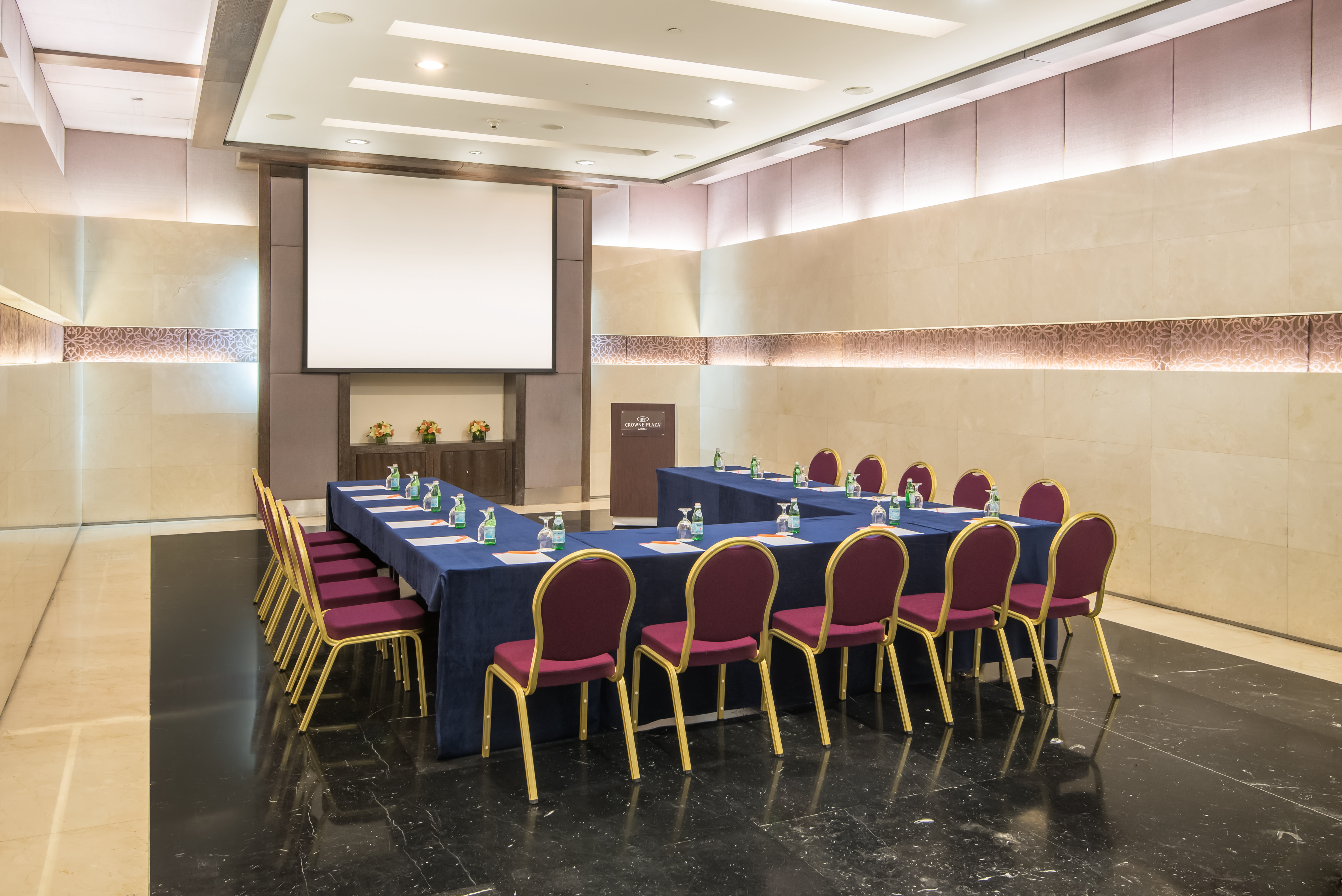 Crowne Plaza Hotel Amman 64/74