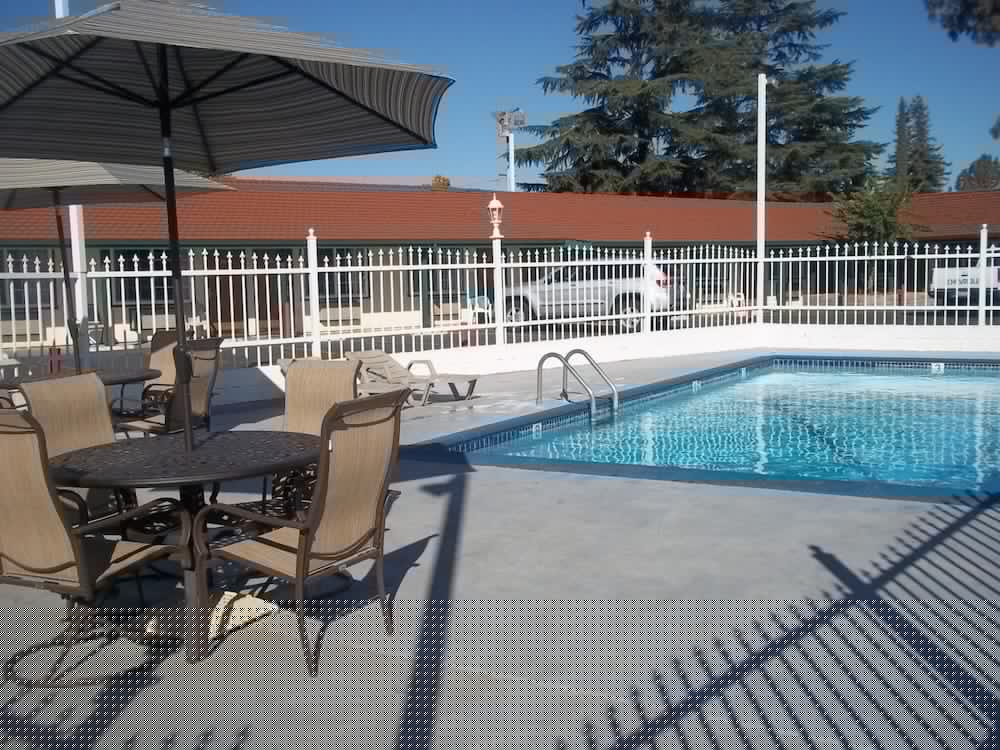 Holiday Motel Oakdale 40/66
