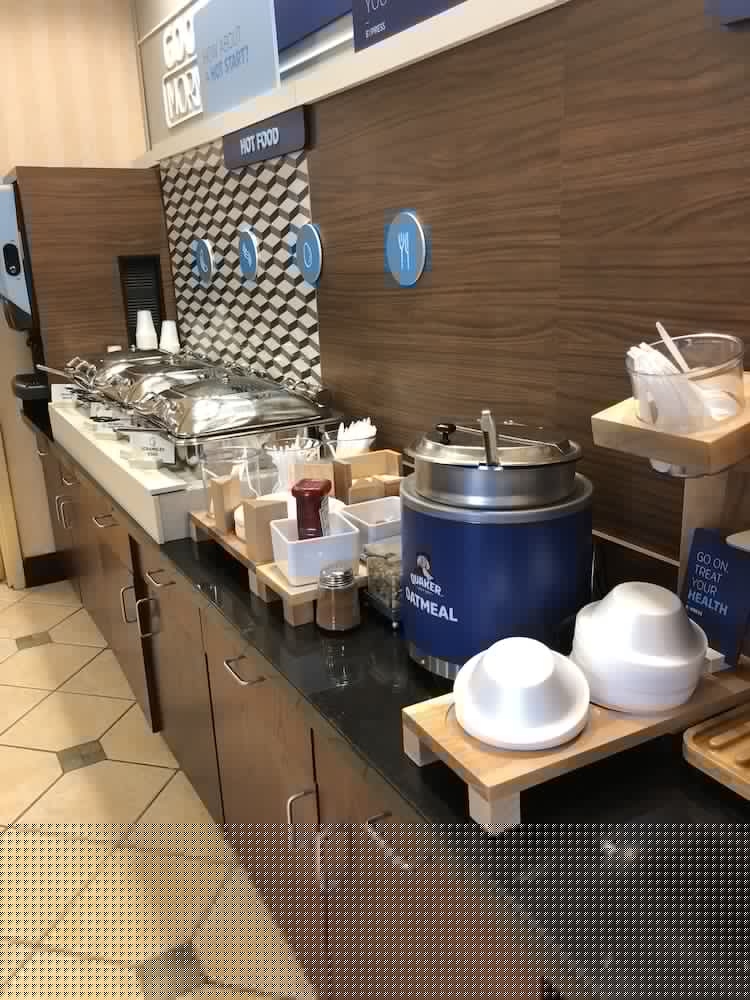 Holiday Inn Express Syracuse Airport 54/65