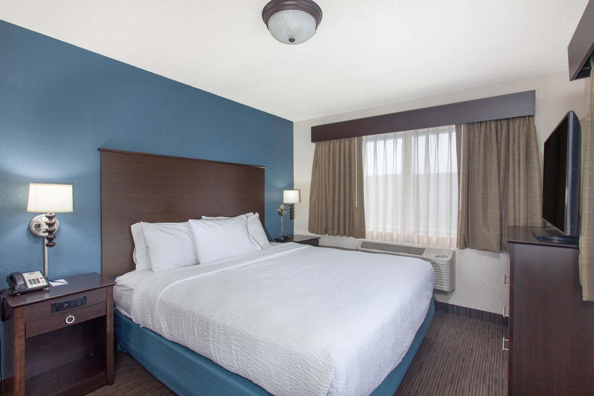 Efficiency, King Bed