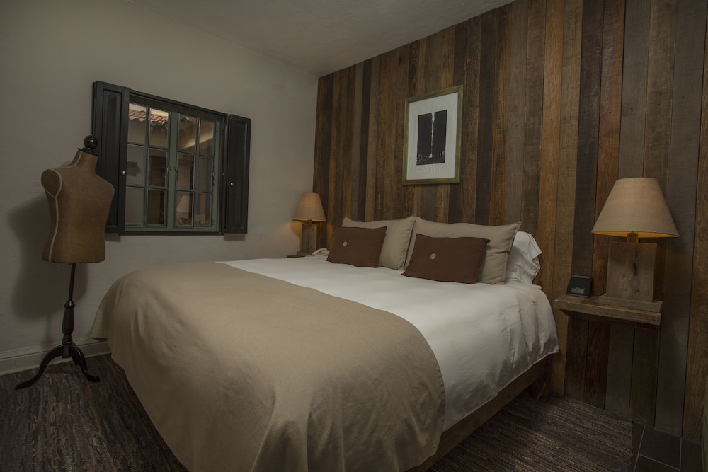 El Palomar Hotel 15/50