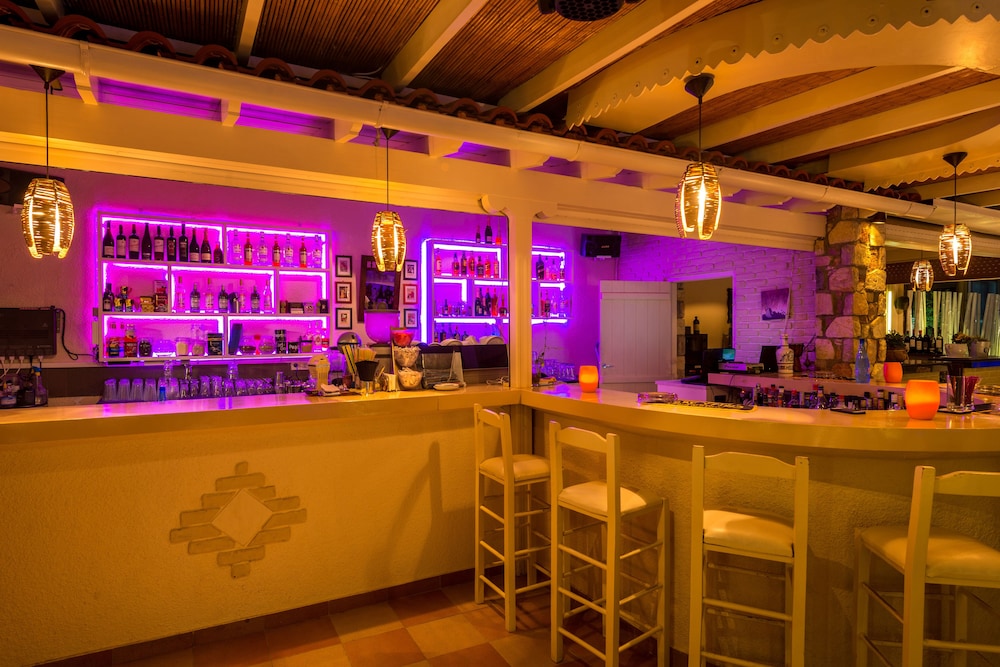 Oasis Beach Hotel Spa 59/76