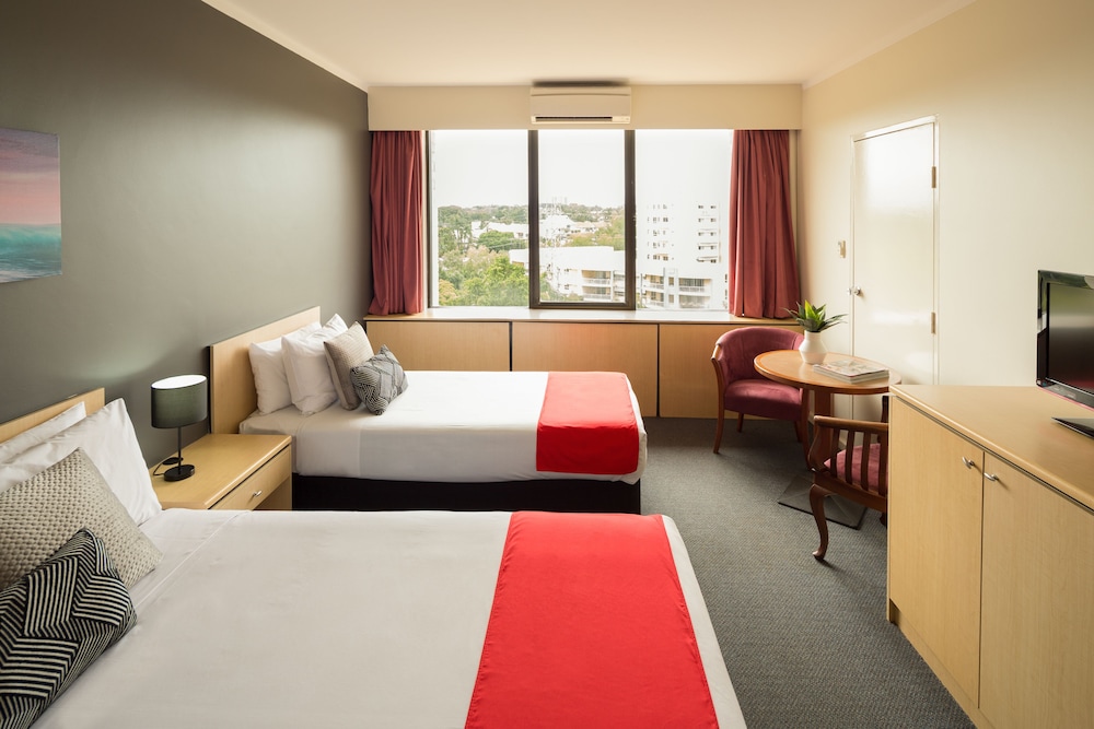 Frontier Hotel Darwin 8/32
