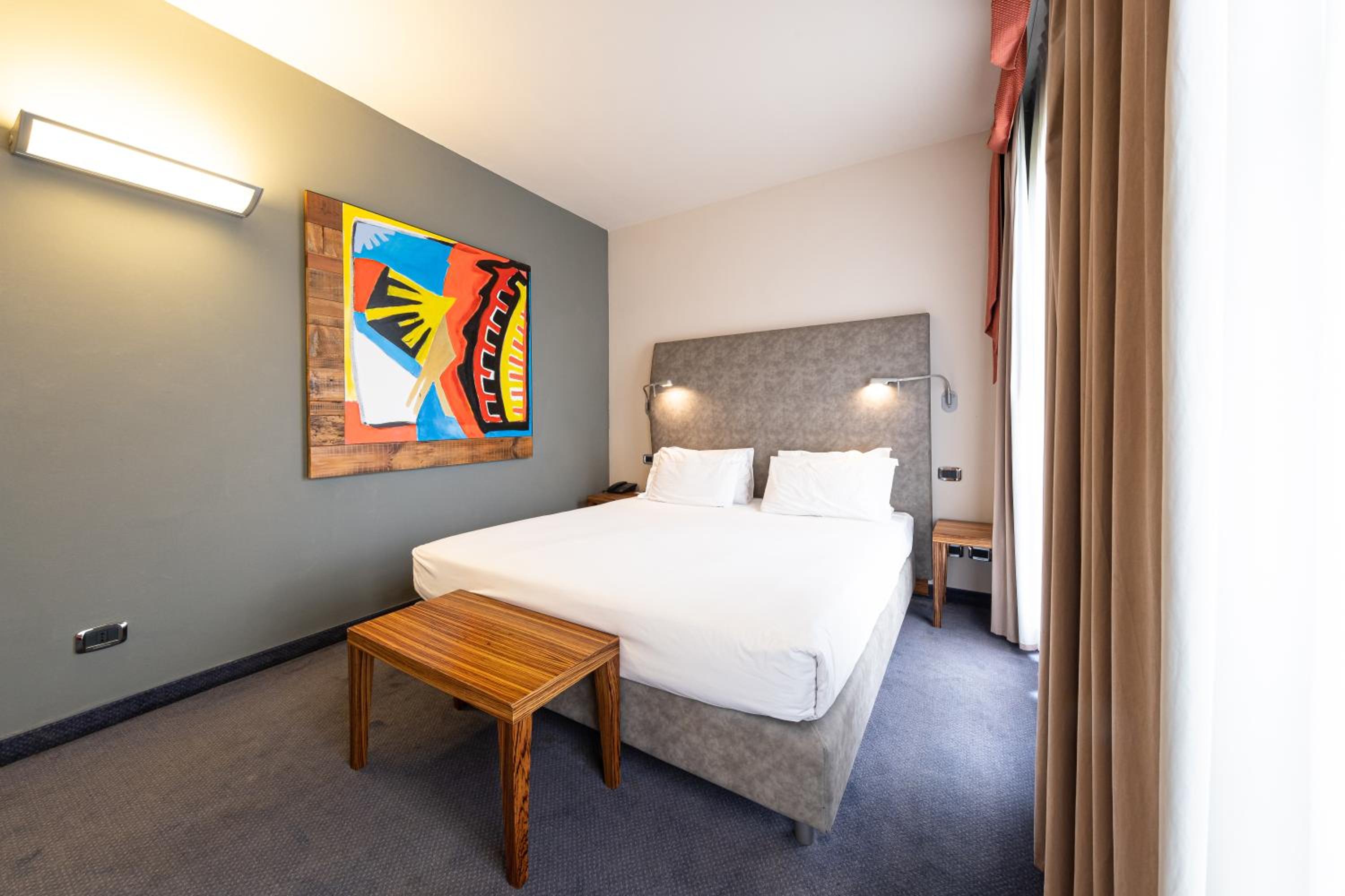 Room, Queen Bed