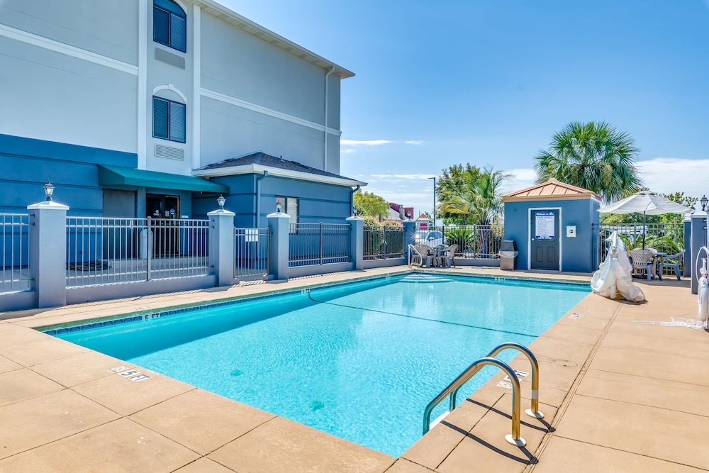 Days Inn & Suites by Wyndham Prattville-Montgomery 4/39