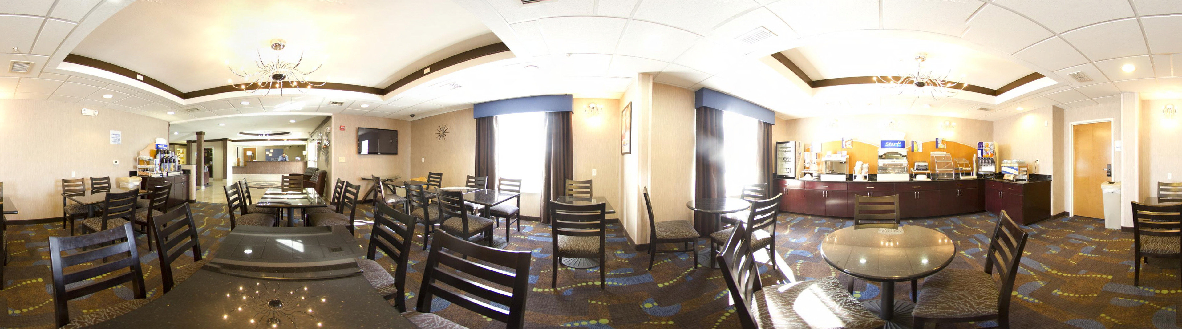 Holiday Inn Express Hotel Suites Bastrop 49/64