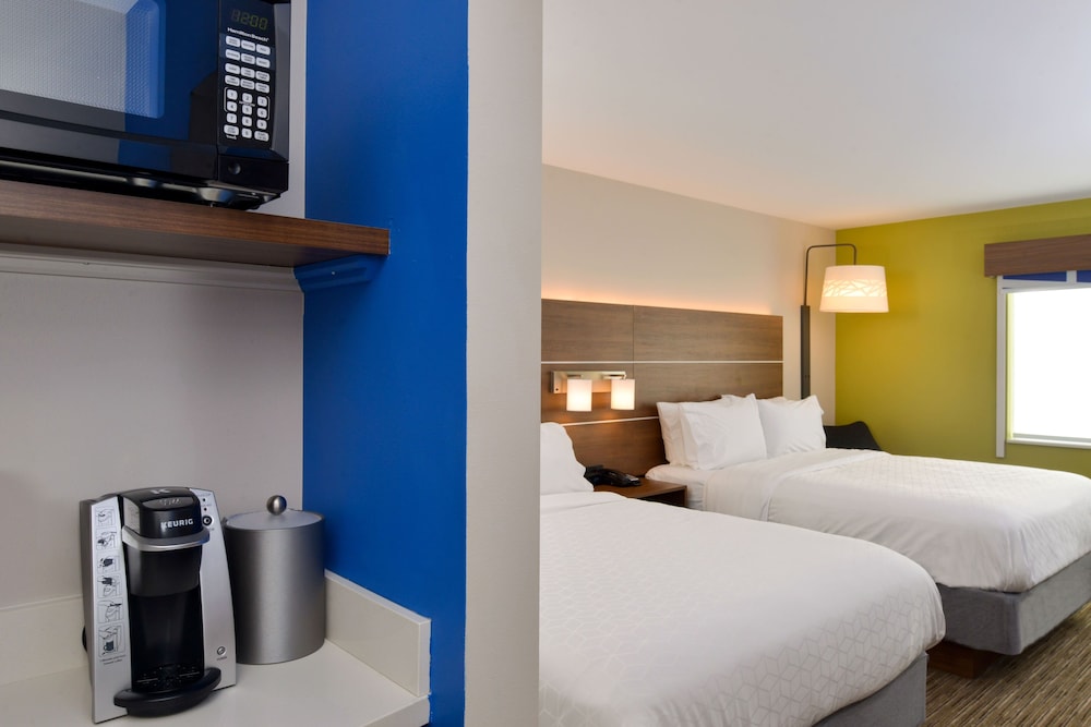 جناح بسريرين كوين بمنطقة جلوس، Holiday Inn Express And Suites Ottumwa 5/6