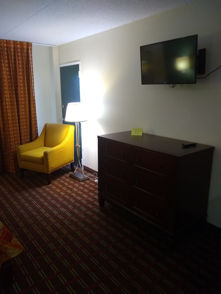 Select Inn Murfreesboro 52/60