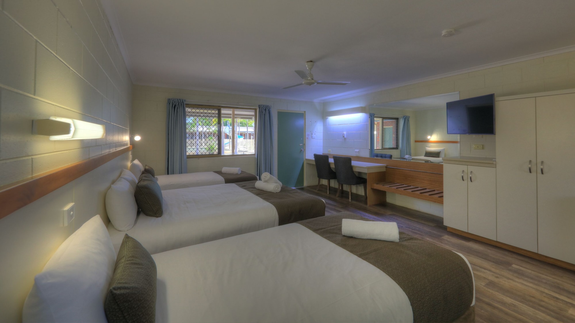 ECONOMY, TWIN BEDS, QUEEN BED