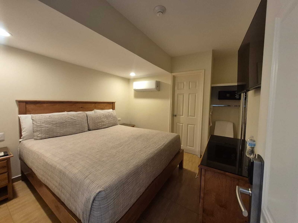 Hotel Baja 6/26