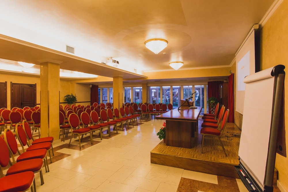Mariano Iv Palace Hotel 8/42