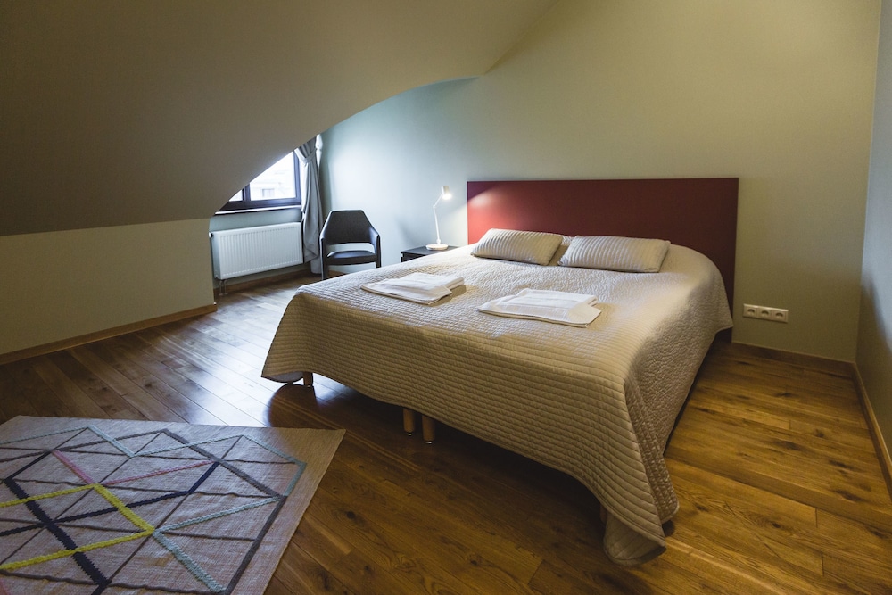 Ernesta Lux Apartments 17/50