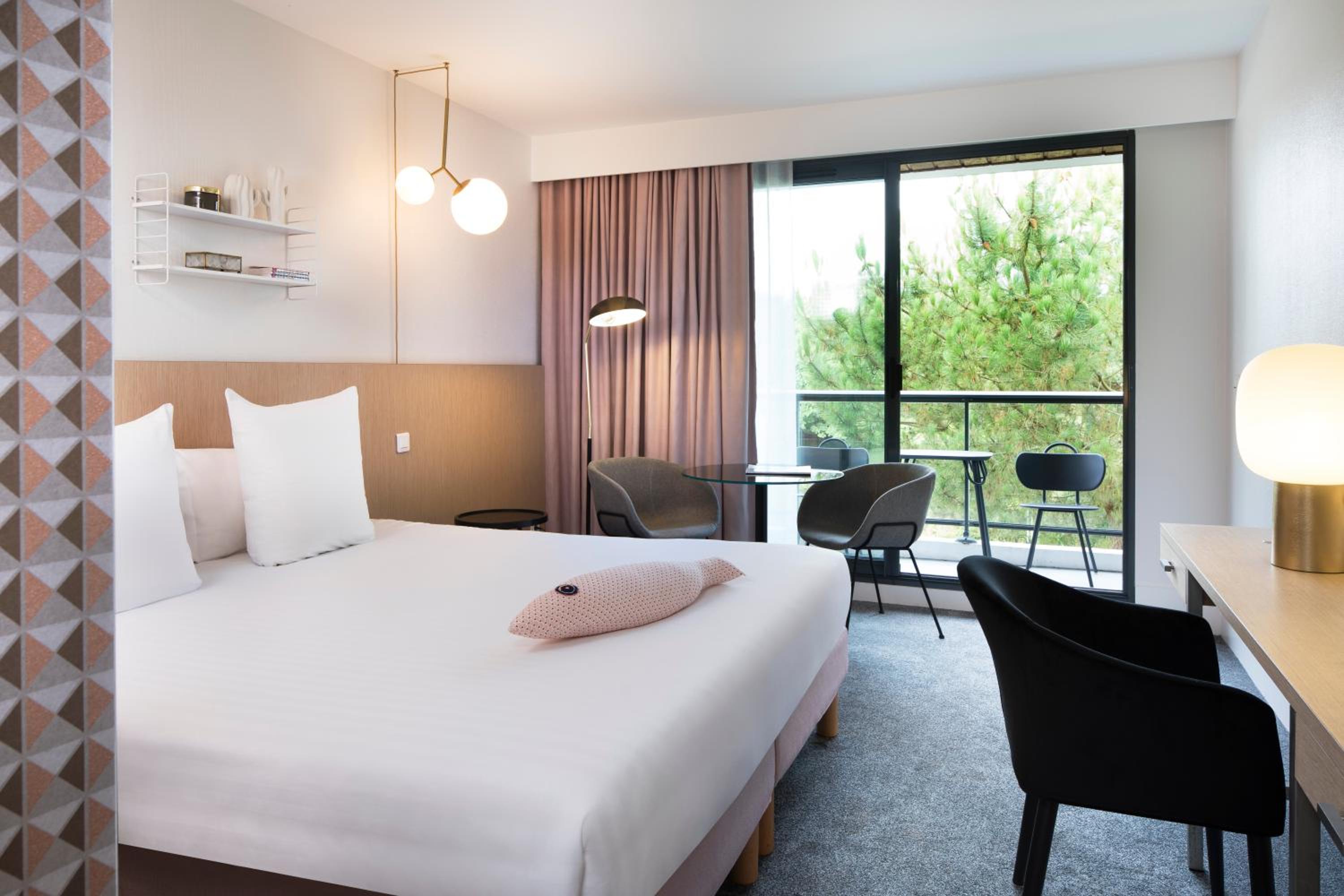 غرفة سوبيريور بإطلالة على البحيرة، Best Western Plus Hotel Les Rives Du Ter 2/7