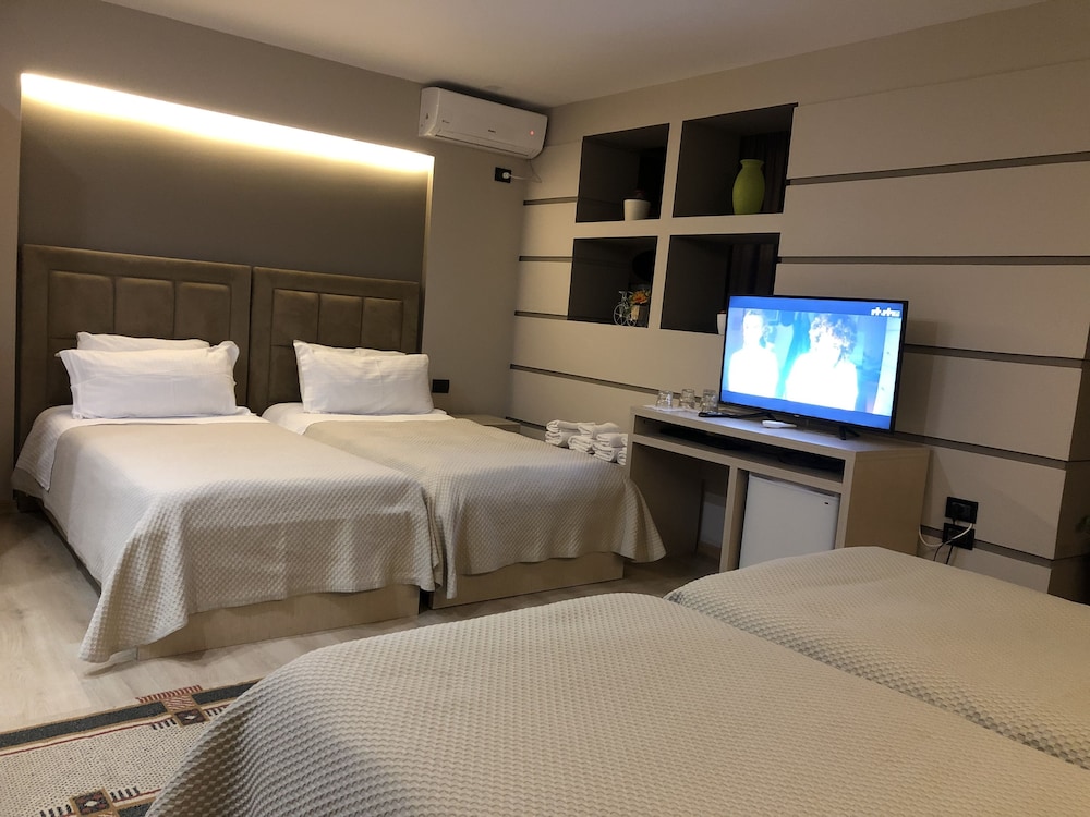 Freddy S Hotel 28/60