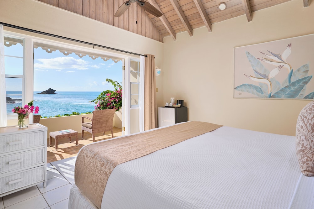 ROOM, KING BED, OCEAN FRONT