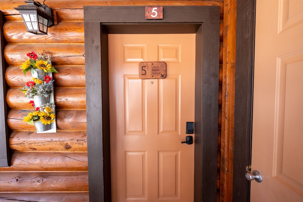 Duck Creek Village Inn 16/50