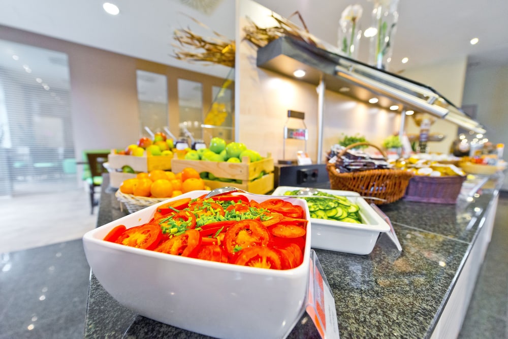 HOLIDAY INN EXPRESS FRANKFURT MESSE 24/40