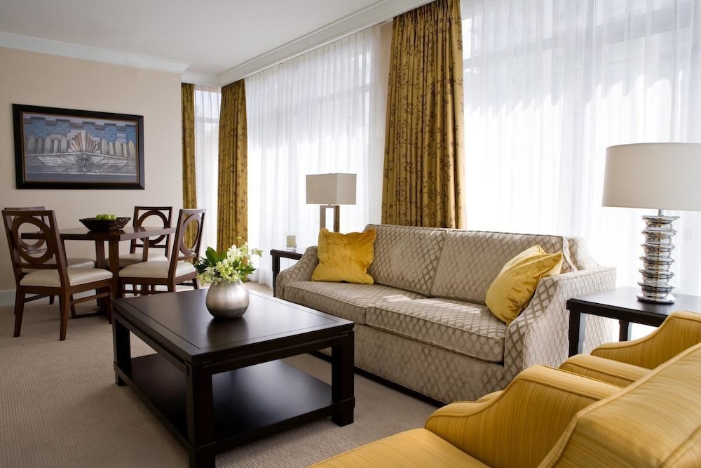 L'Hermitage Hotel 39/70