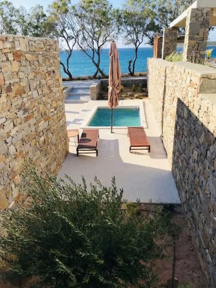 Paros Comfy Suites 43/50