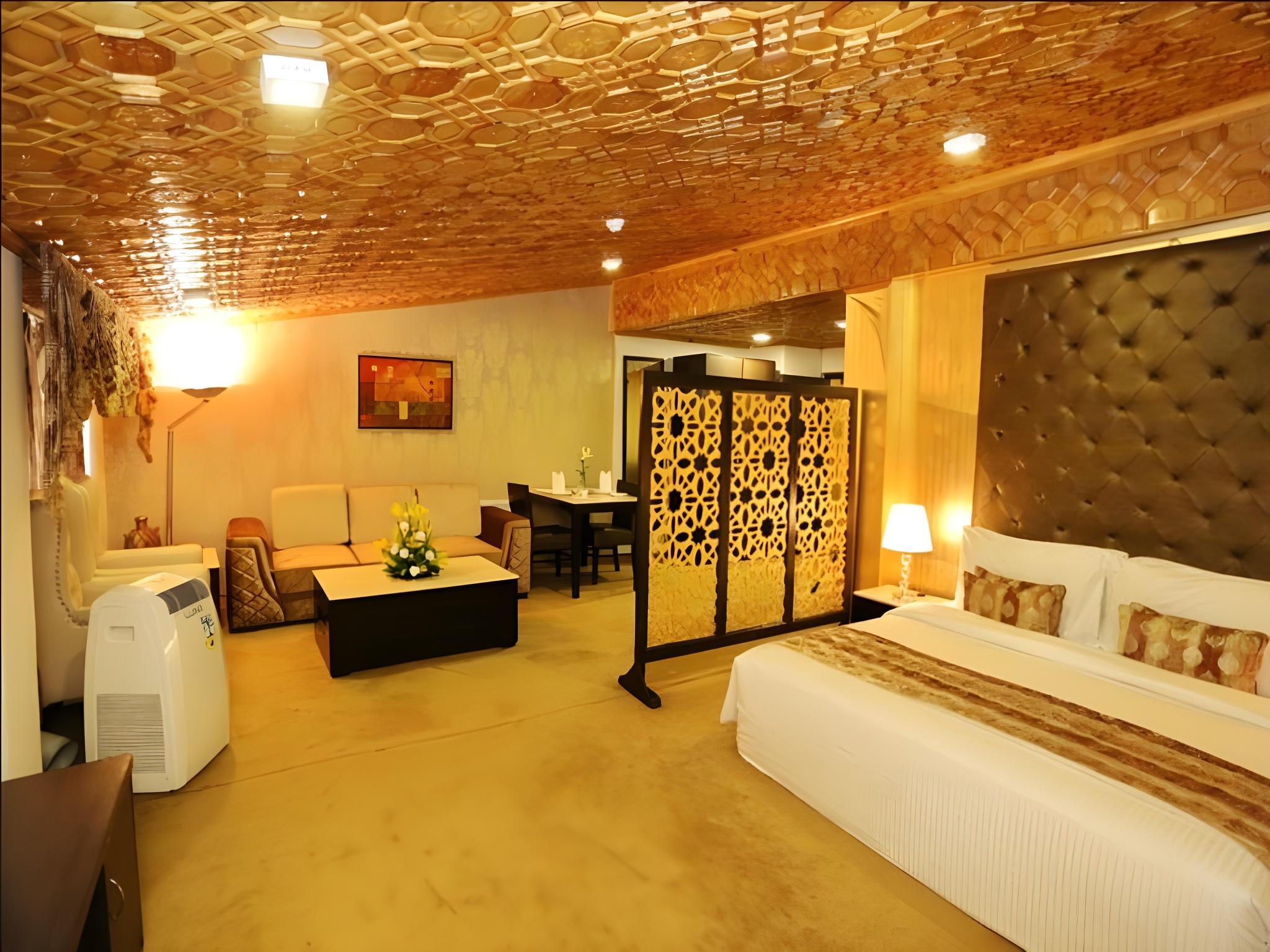 Batra Hotel 8/27