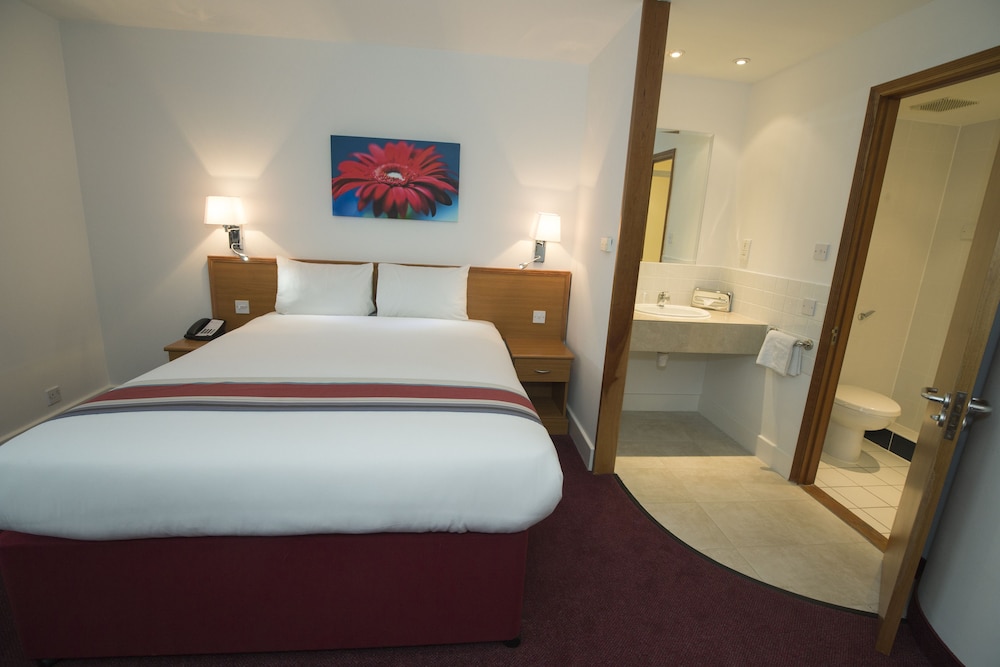 ROOM, DOUBLE BED