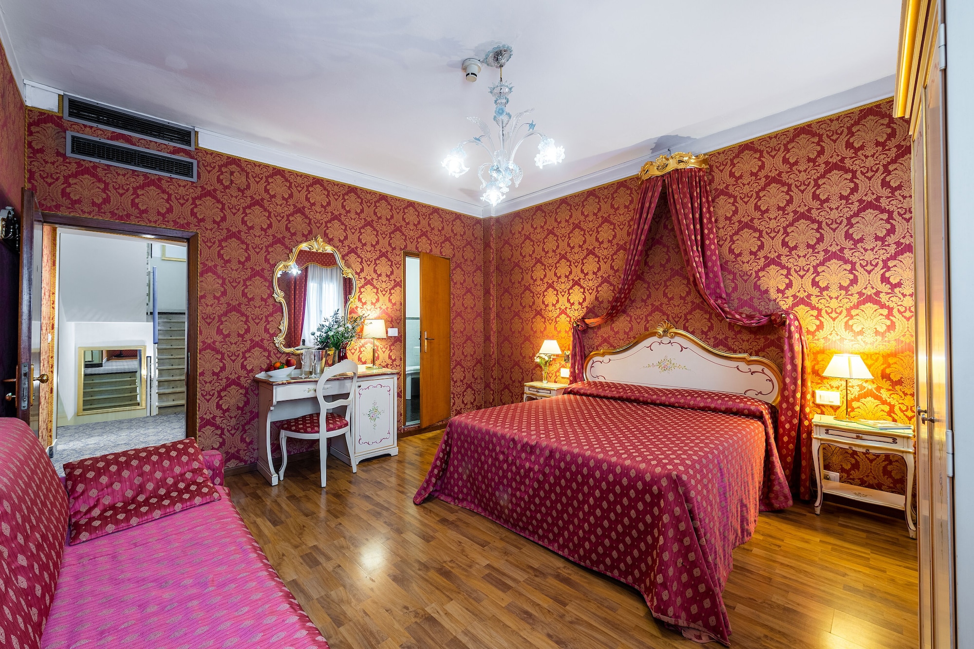 SUPERIOR, DOUBLE BED