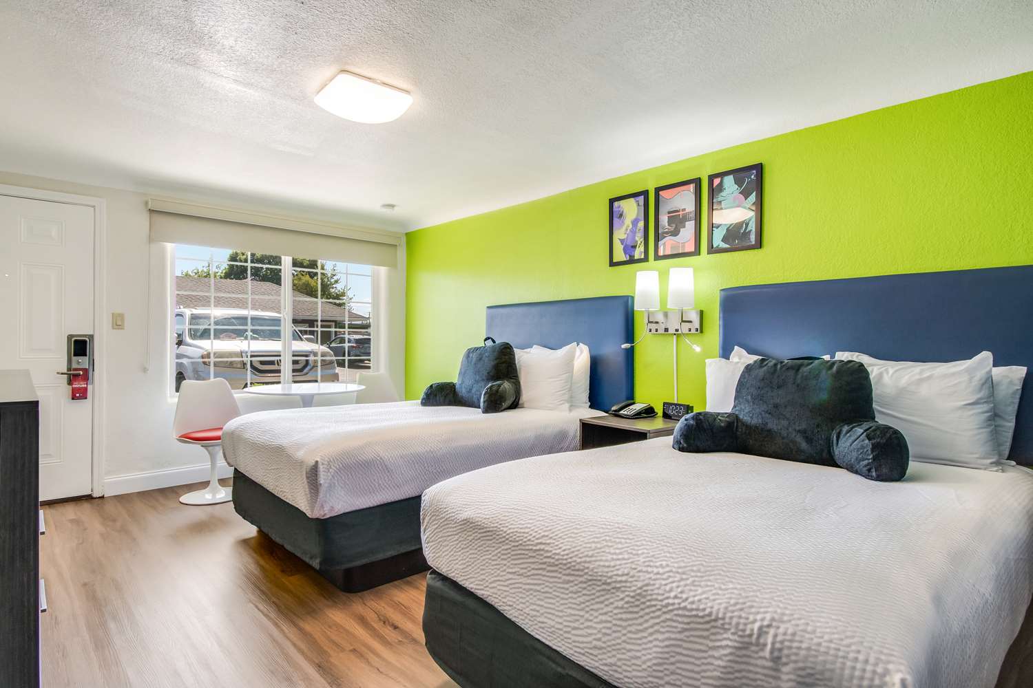 ROOM, 2 DOUBLE BEDS