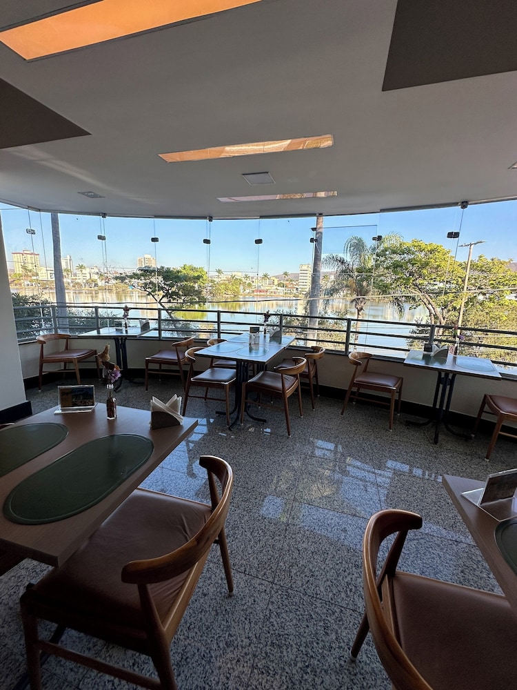 Hotel Atlas Sete Lagoas 30/42