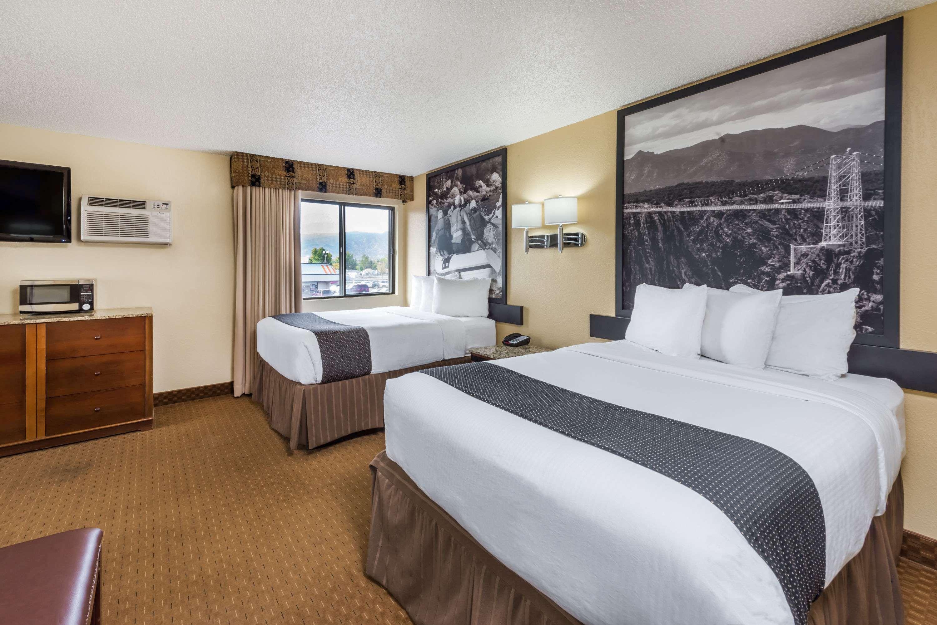 Super 8 by Wyndham Canon City 5/23