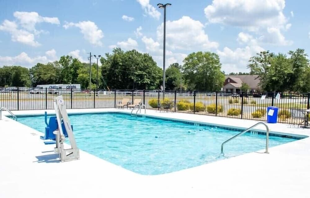 Econo Lodge Vidalia, GA 44/50