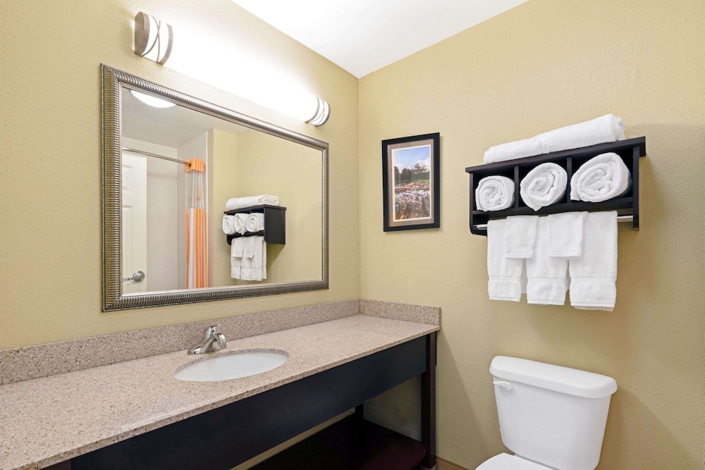 La Quinta Inn & Suites by Wyndham Stillwater-University Area 13/41