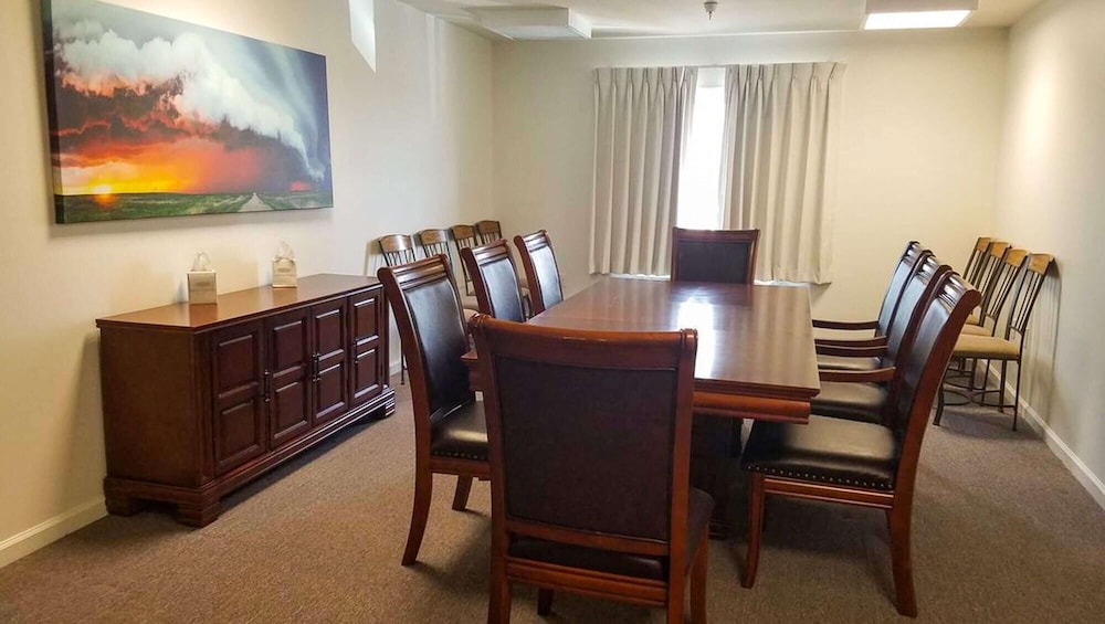 Ramada by Wyndham Williston 20/28
