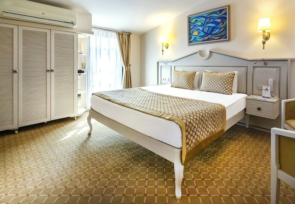 Starlight Resort Hotel 25/82