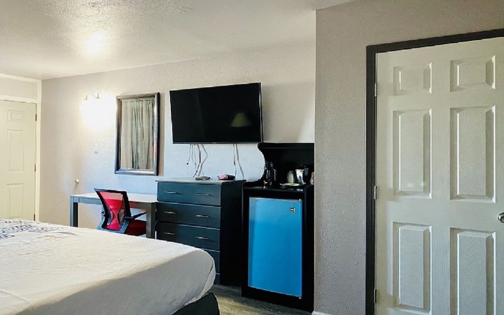 R Nite Star Inn & Suite 21/65