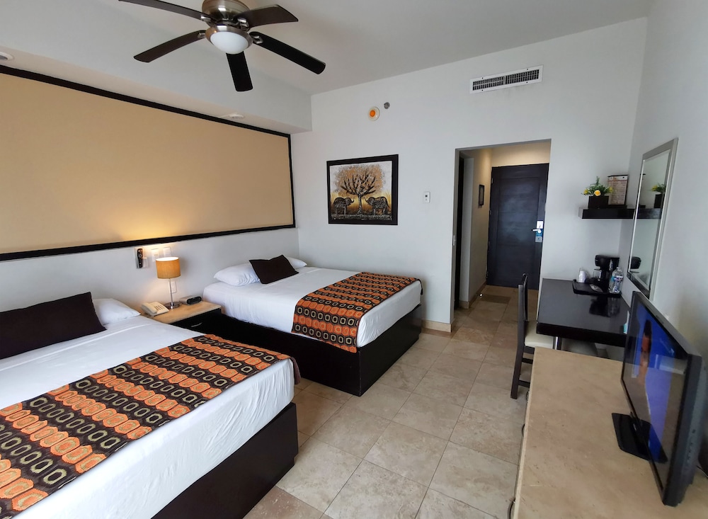 Room, 2 Double Beds, Partial Ocean View