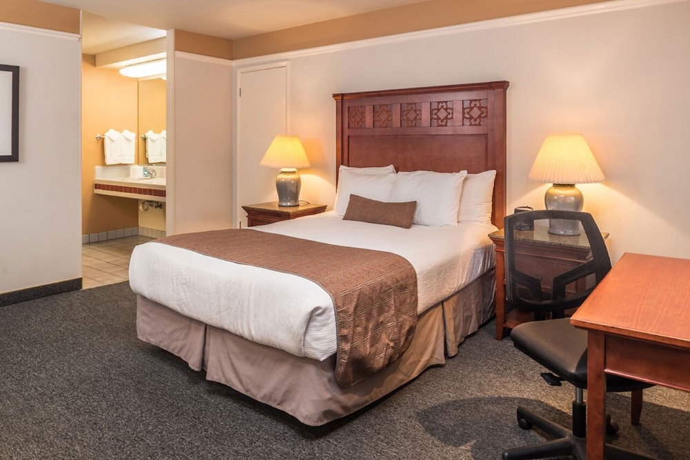 Laurel Inn & Conference Center 25/62