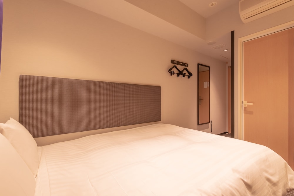 E Hotel Higashi Shinjuku 24/63