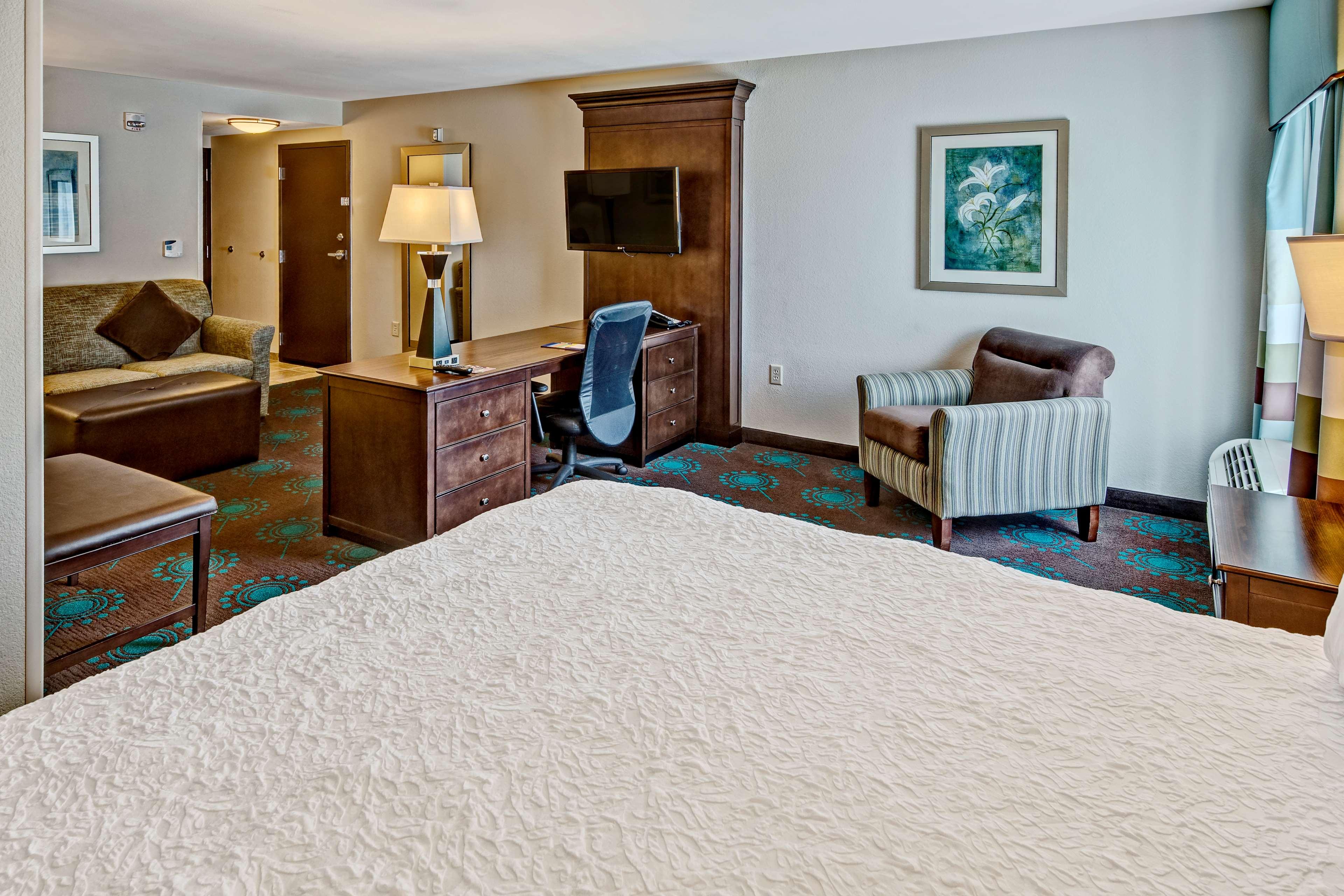 ROOM, KING BED, ACCESSIBLE