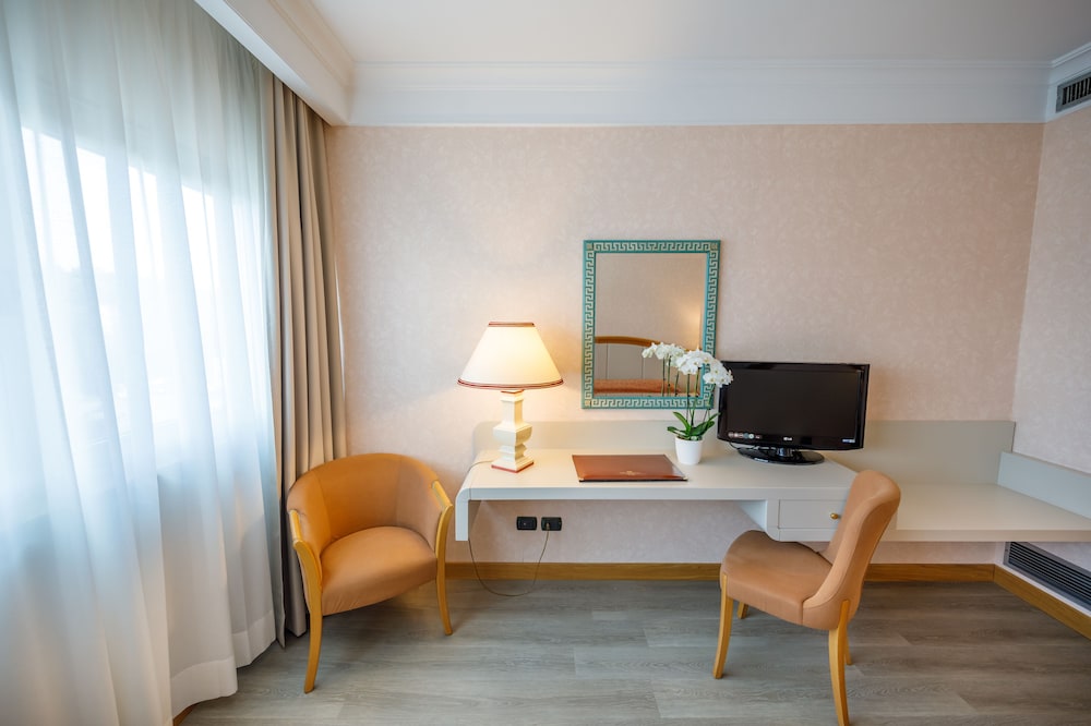 Perugia Plaza 50/54