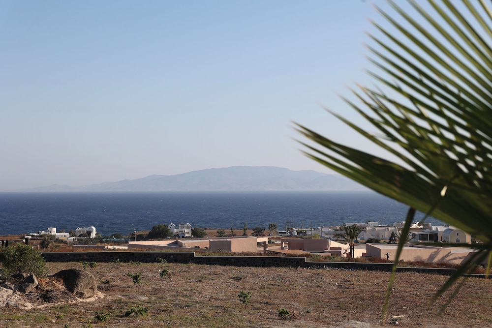 Myst Boutique Hotel Santorini 75/77